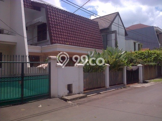 Bisa KPR! Rumah Asri area Kebayoran Baru, LT 220m² Bangunan 250m² Bisa KPR! Rumah Asri area Kebayoran Baru, LT 220m² Bangunan 250m²