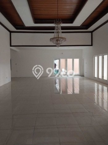 BEST CHOICE! Rumah di Kemang, 3 KM, Akses Sekolah, LT 650m² Bangunan 500m² BEST CHOICE! Rumah di Kemang, 3 KM, Akses Sekolah, LT 650m² Bangunan 500m²