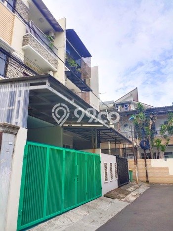 For Sale! Luxury House LT 90m2 Desain Elegan di Tomang For Sale! Luxury House LT 90m2 Desain Elegan di Tomang