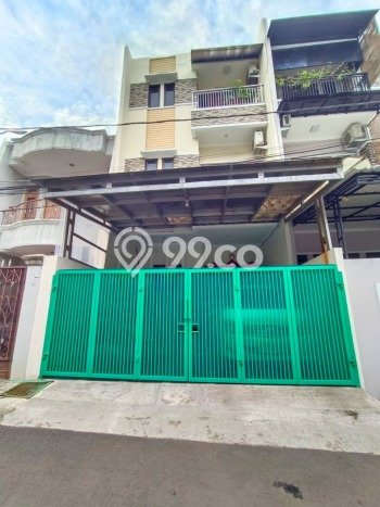 For Sale! Luxury House LT 90m2 Desain Elegan di Tomang For Sale! Luxury House LT 90m2 Desain Elegan di Tomang