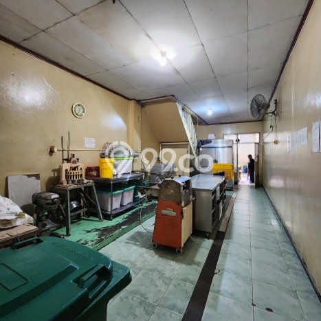 Ruko Dijual di Prime Area Jakarta Barat Luas 300m2 Ruko Dijual di Prime Area Jakarta Barat Luas 300m2