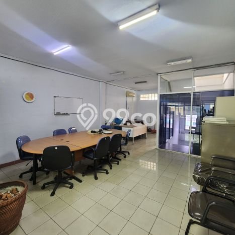 Ruko Dijual di Prime Area Jakarta Pusat Luas 300m2 Ruko Dijual di Prime Area Jakarta Pusat Luas 300m2