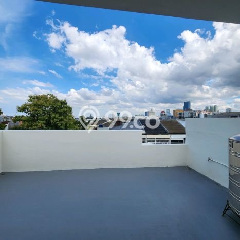 Jual Rumah Mewah Elegan Dengan View Cantik di Daan Mogot, Jakarta Barat Jual Rumah Mewah Elegan Dengan View Cantik di Daan Mogot, Jakarta Barat