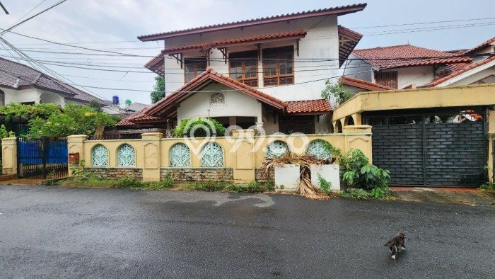 Ready to Use! Luxury House LT 412m2 Desain Modern di Kemanggisan Ready to Use! Luxury House LT 412m2 Desain Modern di Kemanggisan