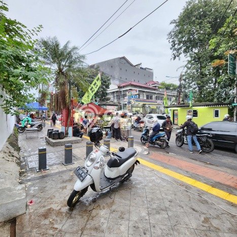 Rumah Elit Modern Tanpa Renovasi di Tomang Jakarta Barat Rumah Elit Modern Tanpa Renovasi di Tomang Jakarta Barat