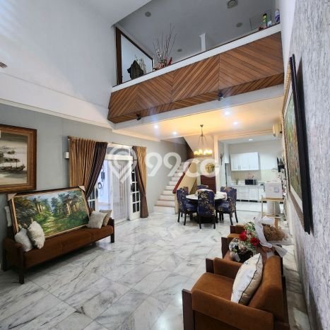 Jual Rumah Luas Elegan Dengan View Eksklusif di Cipinang, Jakarta Timur Jual Rumah Luas Elegan Dengan View Eksklusif di Cipinang, Jakarta Timur