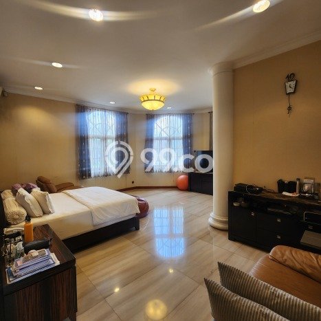 Jual Rumah Mewah Elegan Dengan View Eksklusif di Kedoya Baru, Jakarta Barat Jual Rumah Mewah Elegan Dengan View Eksklusif di Kedoya Baru, Jakarta Barat