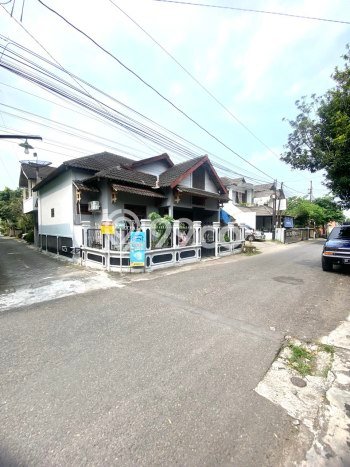 Rumah Modern Minimalis 5 Kamar Siap Huni di Banguntapan Rumah Modern Minimalis 5 Kamar Siap Huni di Banguntapan