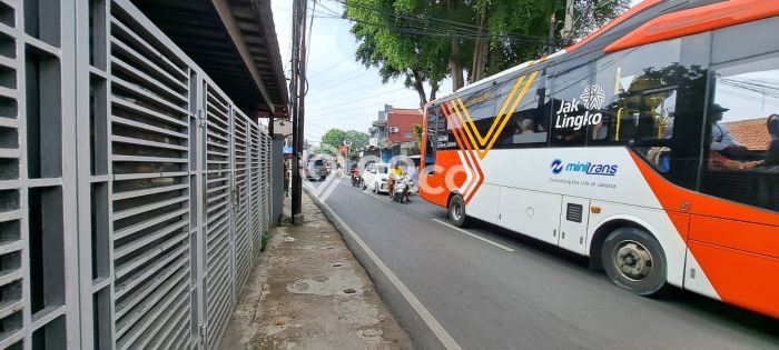Rumah Strategis Minimalis Lb 200m2 di Jagakarsa, Jakarta Selatan Rumah Strategis Minimalis Lb 200m2 di Jagakarsa, Jakarta Selatan
