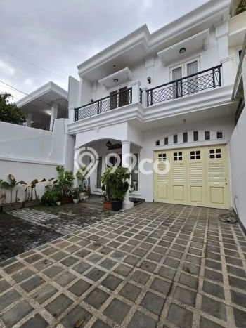 Rumah Elit Modern Siap Huni di Pejaten Jakarta Selatan Rumah Elit Modern Siap Huni di Pejaten Jakarta Selatan