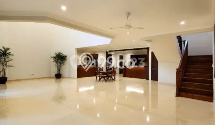 Siap Huni Hunian Elit 7 Kamar di Cilandak Dekat ke Mana Pun Siap Huni Hunian Elit 7 Kamar di Cilandak Dekat ke Mana Pun