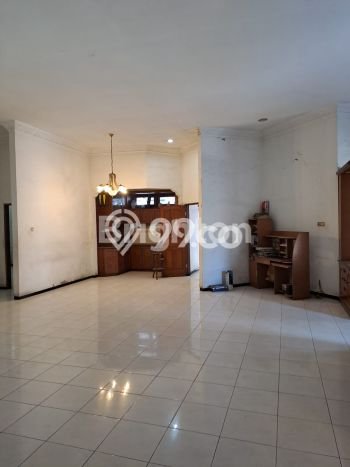Dijual Rumah Premium dengan Fasilitas Sekitar Lengkap di Sukolilo, Surabaya Dijual Rumah Premium dengan Fasilitas Sekitar Lengkap di Sukolilo, Surabaya