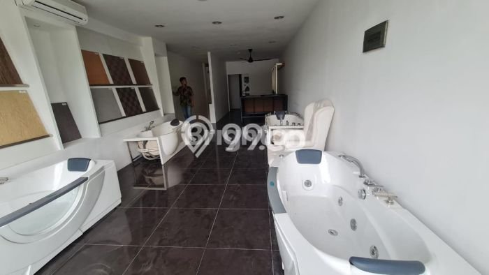 Ruko Dijual di Surabaya LT 67m2 & LB 202m2 Lokasi Terbaik! Ruko Dijual di Surabaya LT 67m2 & LB 202m2 Lokasi Terbaik!