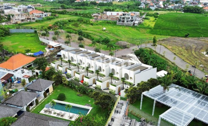 Investasi Menjanjikan! Vila di , Area 174m2m², Posisi Premium Investasi Menjanjikan! Vila di , Area 174m2m², Posisi Premium
