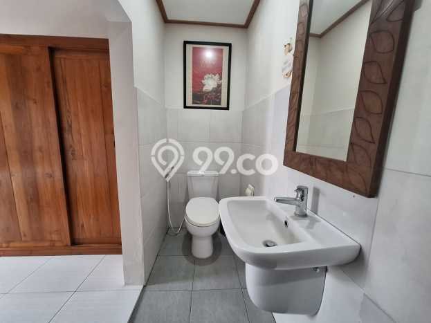 Rumah di Kerobokan, 3 KT, Lingkungan Elite, Luas 200m² Bangunan 150m² Rumah di Kerobokan, 3 KT, Lingkungan Elite, Luas 200m² Bangunan 150m²
