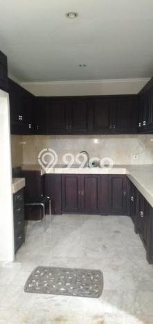 Rumah di Kerobokan Kaja, Badung, Luas 240m² Bangunan 456m² Rumah di Kerobokan Kaja, Badung, Luas 240m² Bangunan 456m²