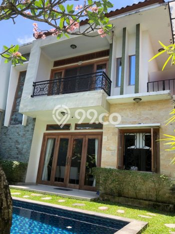 Rumah di Canggu, Akses ke Pusat Kota, 4 KT Rumah di Canggu, Akses ke Pusat Kota, 4 KT