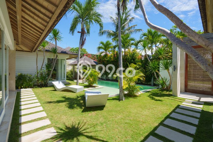 HUNIAN PILIHAN! Rumah di Tibubeneng, LT 3275m2m² Bangunan 1261m2m² HUNIAN PILIHAN! Rumah di Tibubeneng, LT 3275m2m² Bangunan 1261m2m²