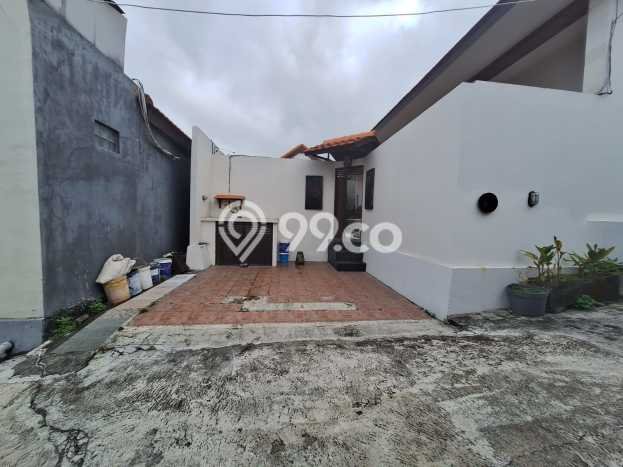 Rumah di Kerobokan, 3 KT, Lingkungan Elite, Luas 200m² Bangunan 150m² Rumah di Kerobokan, 3 KT, Lingkungan Elite, Luas 200m² Bangunan 150m²