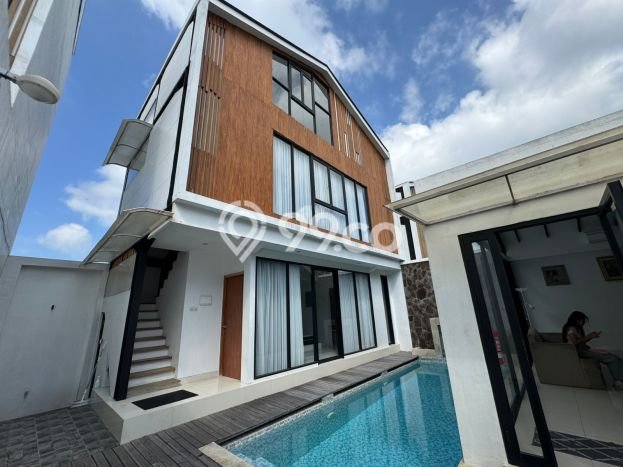 Rumah Terawat area , Tabanan, Luas Tanah 140m2m², LB 180m2m² Rumah Terawat area , Tabanan, Luas Tanah 140m2m², LB 180m2m²