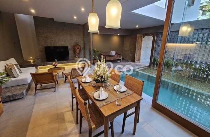 Rumah Nyaman dengan Luas Tanah 180m2m² dan Luas Bangunan 244m2m² di Area , Badung Rumah Nyaman dengan Luas Tanah 180m2m² dan Luas Bangunan 244m2m² di Area , Badung