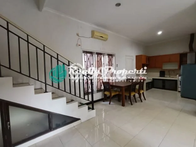 Disewakan! Rumah 4 Kamar Tidur &
4 Kamar Mandi di Jati Cempaka, Bekasi Disewakan! Rumah 4 Kamar Tidur &
4 Kamar Mandi di Jati Cempaka, Bekasi
