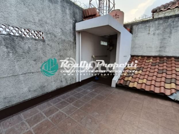 Disewakan! Rumah 4 Kamar Tidur &
4 Kamar Mandi di Jati Cempaka, Bekasi Disewakan! Rumah 4 Kamar Tidur &
4 Kamar Mandi di Jati Cempaka, Bekasi