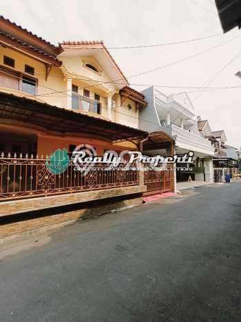 Rumah di Jati Cempaka, 2 KM, Area Strategis, Luas 123m² LB 206m² Rumah di Jati Cempaka, 2 KM, Area Strategis, Luas 123m² LB 206m²