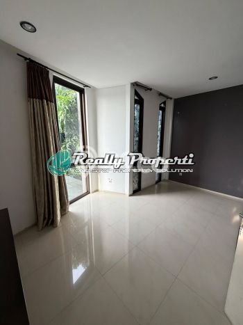 Disewakan! Rumah 3 Kamar Tidur &
2 Kamar Mandi di Bambu Apus, Jakarta Timur Disewakan! Rumah 3 Kamar Tidur &
2 Kamar Mandi di Bambu Apus, Jakarta Timur