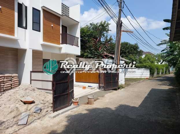 For Sale Hunian Rumah Nyaman 2 KT di Jati Mekar, Bekasi For Sale Hunian Rumah Nyaman 2 KT di Jati Mekar, Bekasi