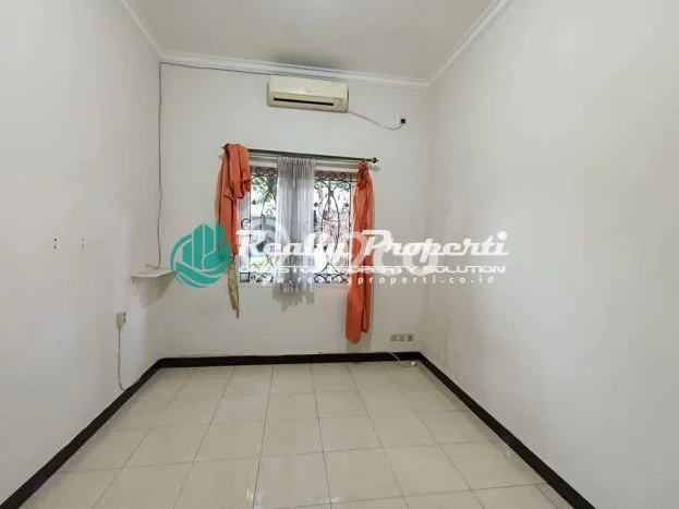 Disewakan! Rumah 4 Kamar Tidur &
4 Kamar Mandi di Jati Cempaka, Bekasi Disewakan! Rumah 4 Kamar Tidur &
4 Kamar Mandi di Jati Cempaka, Bekasi
