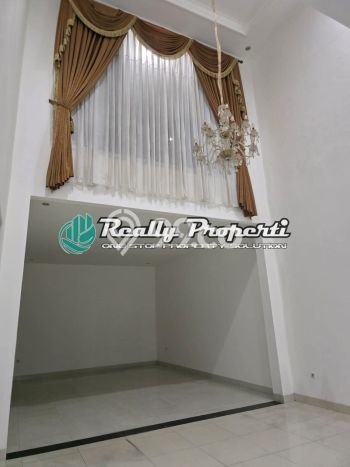 Disewakan segera hunian minimalis lokasi strategis 5 Kamar di Duren Sawit, Jakarta Timur Disewakan segera hunian minimalis lokasi strategis 5 Kamar di Duren Sawit, Jakarta Timur
