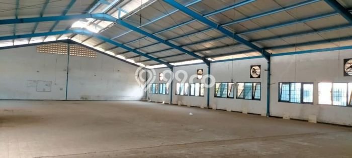 Pabrik Dijual di Karawang Barat Karawang dengan Luas Bangunan 8896m2 Pabrik Dijual di Karawang Barat Karawang dengan Luas Bangunan 8896m2