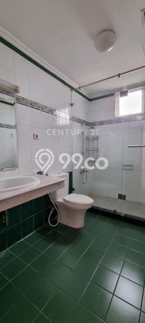 LOKASI PREMIUM! Apartemen Kawasan Pondok Indah, 2 KM, Luas 190m², Premium LOKASI PREMIUM! Apartemen Kawasan Pondok Indah, 2 KM, Luas 190m², Premium