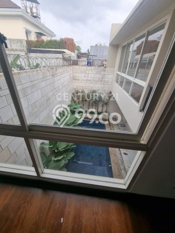 Hunian Modern dengan LT 350m2 & LB 400m2 Disewakan di Pondok Indah Hunian Modern dengan LT 350m2 & LB 400m2 Disewakan di Pondok Indah