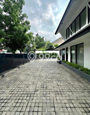 Disewakan Komersial komersial di Kebayoran Baru luas bangunan 323m2 Disewakan Komersial komersial di Kebayoran Baru luas bangunan 323m2
