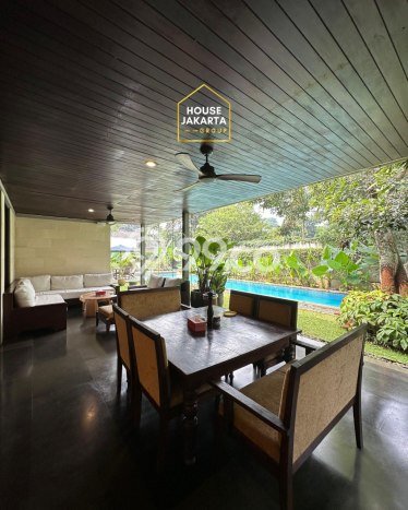 Rumah Mewah LB 650m2 Siap Pakai Desain Elegan di Kemang, Jakarta Selatan Rumah Mewah LB 650m2 Siap Pakai Desain Elegan di Kemang, Jakarta Selatan
