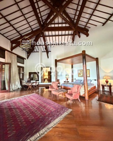 FOR SALE! Vila Kawasan , Luas 4041m2m², Akses Mudah Fasilitas Umum FOR SALE! Vila Kawasan , Luas 4041m2m², Akses Mudah Fasilitas Umum