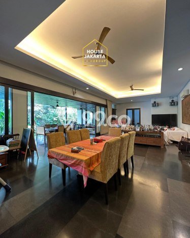 Rumah Mewah LB 650m2 Siap Pakai Desain Elegan di Kemang, Jakarta Selatan Rumah Mewah LB 650m2 Siap Pakai Desain Elegan di Kemang, Jakarta Selatan