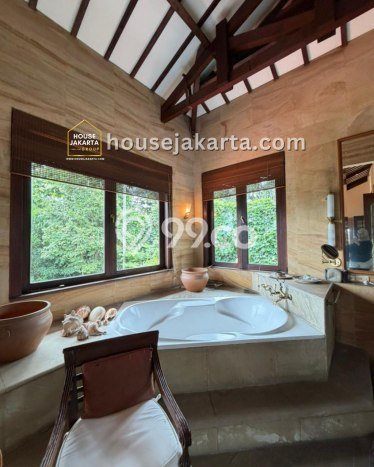 FOR SALE! Vila Kawasan , Luas 4041m2m², Akses Mudah Fasilitas Umum FOR SALE! Vila Kawasan , Luas 4041m2m², Akses Mudah Fasilitas Umum