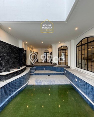 Rumah Mewah LB 2100m2 Siap Pakai Desain Elegan di Pondok Indah, Jakarta Selatan Rumah Mewah LB 2100m2 Siap Pakai Desain Elegan di Pondok Indah, Jakarta Selatan