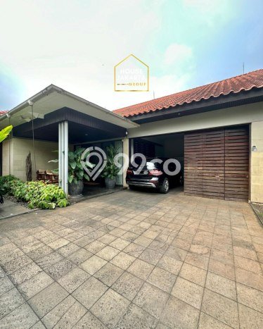Rumah Mewah LB 650m2 Siap Pakai Desain Elegan di Kemang, Jakarta Selatan Rumah Mewah LB 650m2 Siap Pakai Desain Elegan di Kemang, Jakarta Selatan
