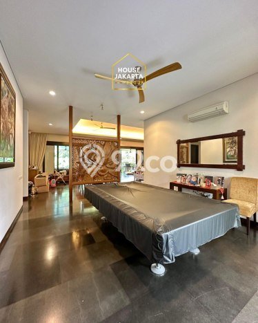 Rumah Mewah LB 650m2 Siap Pakai Desain Elegan di Kemang, Jakarta Selatan Rumah Mewah LB 650m2 Siap Pakai Desain Elegan di Kemang, Jakarta Selatan