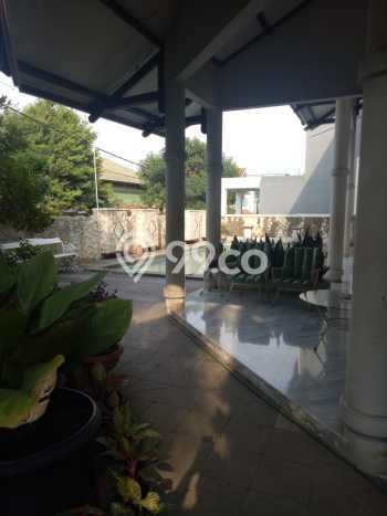 Rumah Elit Modern Tanpa Renovasi di Bintaro Jakarta Selatan Rumah Elit Modern Tanpa Renovasi di Bintaro Jakarta Selatan