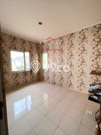 Rumah Modern 3 KT di Bintaro Tangerang Selatan Semi Furnished Rumah Modern 3 KT di Bintaro Tangerang Selatan Semi Furnished