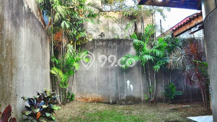 Hunian Mewah Siap Huni LT 491m2 di Ciputat Timur, Tangerang Selatan Hunian Mewah Siap Huni LT 491m2 di Ciputat Timur, Tangerang Selatan