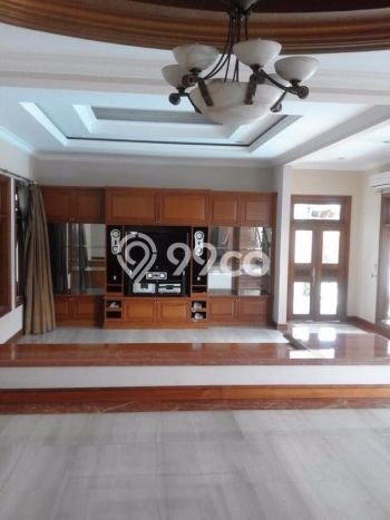 Rumah Elit Modern Tanpa Renovasi di Pondok Indah Jakarta Selatan Rumah Elit Modern Tanpa Renovasi di Pondok Indah Jakarta Selatan