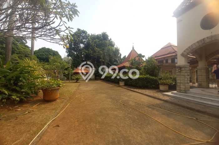 Rumah Elit Modern Tanpa Renovasi di Pondok Indah Jakarta Selatan Rumah Elit Modern Tanpa Renovasi di Pondok Indah Jakarta Selatan