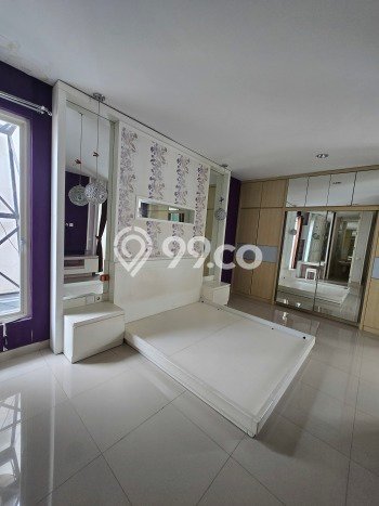 Rumah Terawat kawasan , Surabaya, LT 162m2m² Bangunan 220m2m² HARGA MENARIK! Rumah Terawat kawasan , Surabaya, LT 162m2m² Bangunan 220m2m² HARGA MENARIK!