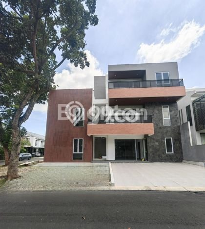 Jual Rumah Luas Megah Dengan View Eksklusif di Alam Sutera, Tangerang Jual Rumah Luas Megah Dengan View Eksklusif di Alam Sutera, Tangerang